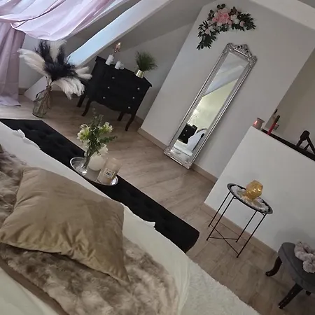 Le Cocoon De Choupette بيت للعطل